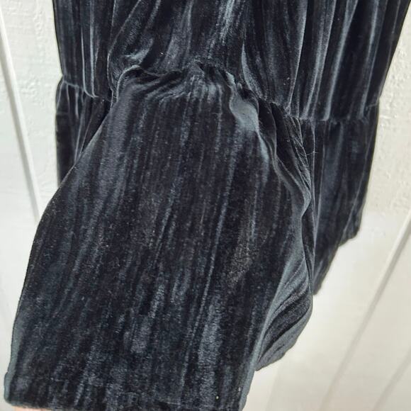 Gap Kids Short Sleeve Tiered Velvet Dress Party Holiday Black Girls Size Small - Picture 2 of 7